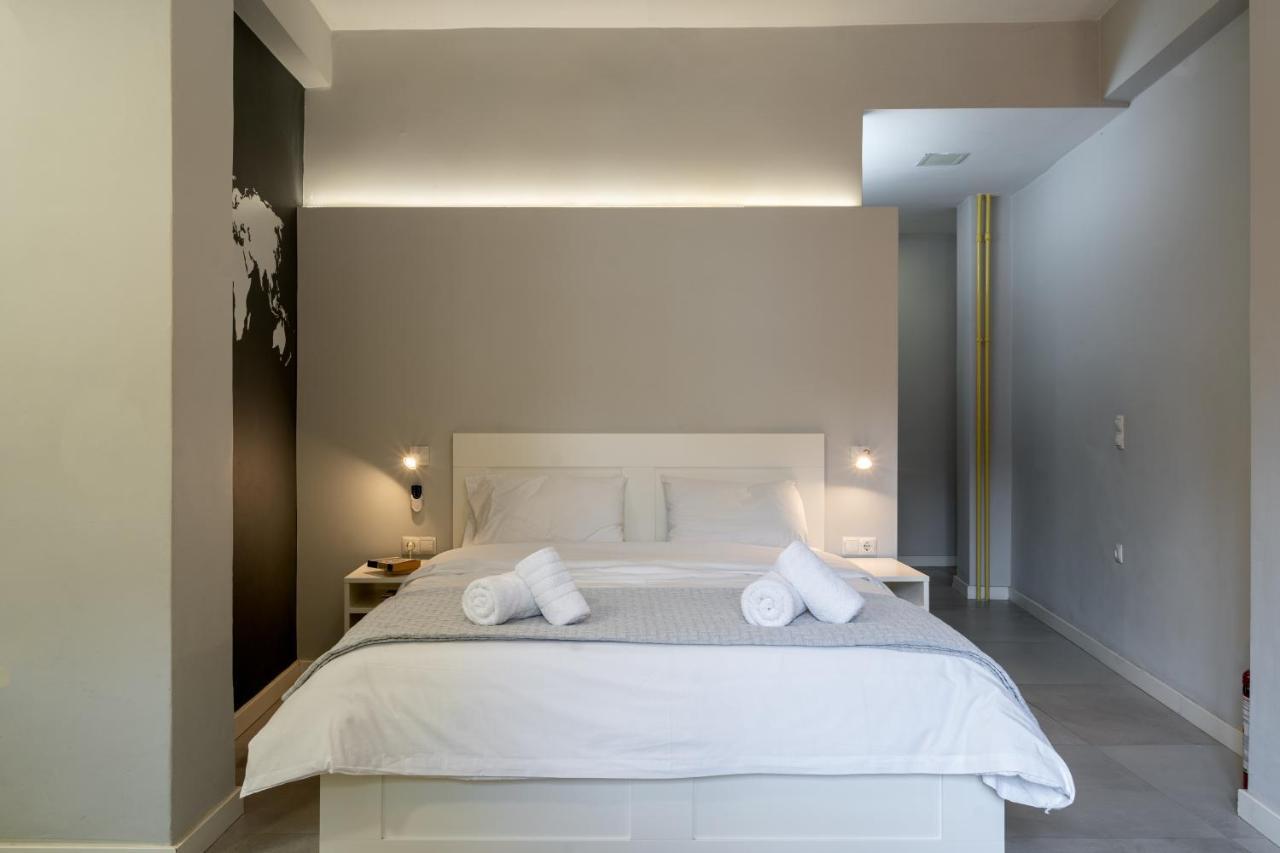 Petit Keramikos Studio - Historic Center Apartment Athena Bagian luar foto