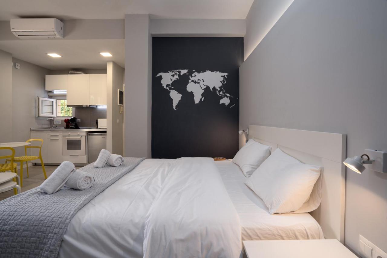 Petit Keramikos Studio - Historic Center Apartment Athena Bagian luar foto